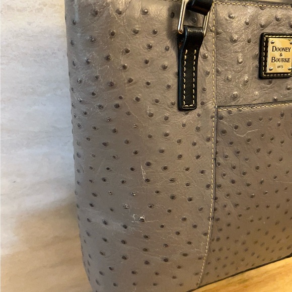 Dooney & Bourke
Lexington Gray Ostrich Purse Shoulder Bag - Picture 6 of 16